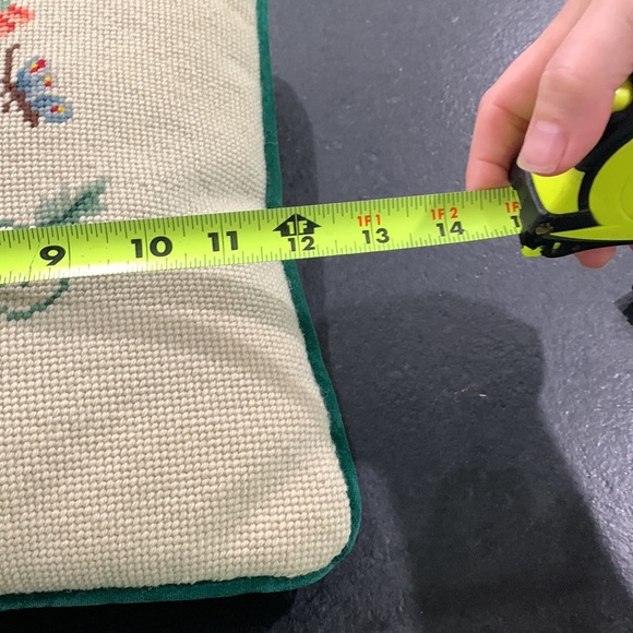 Vintage embroidered floral butterfly pillow green velvet - Picture 3 of 5